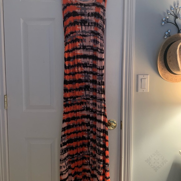 Abstract Maxi Dress - Picture 2 of 4